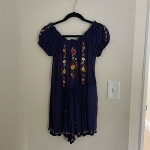 NWOT Francesca‘s off the shoulder Floral Romper